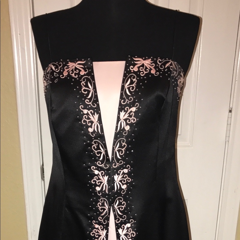 Beautiful black and pink evening dress!